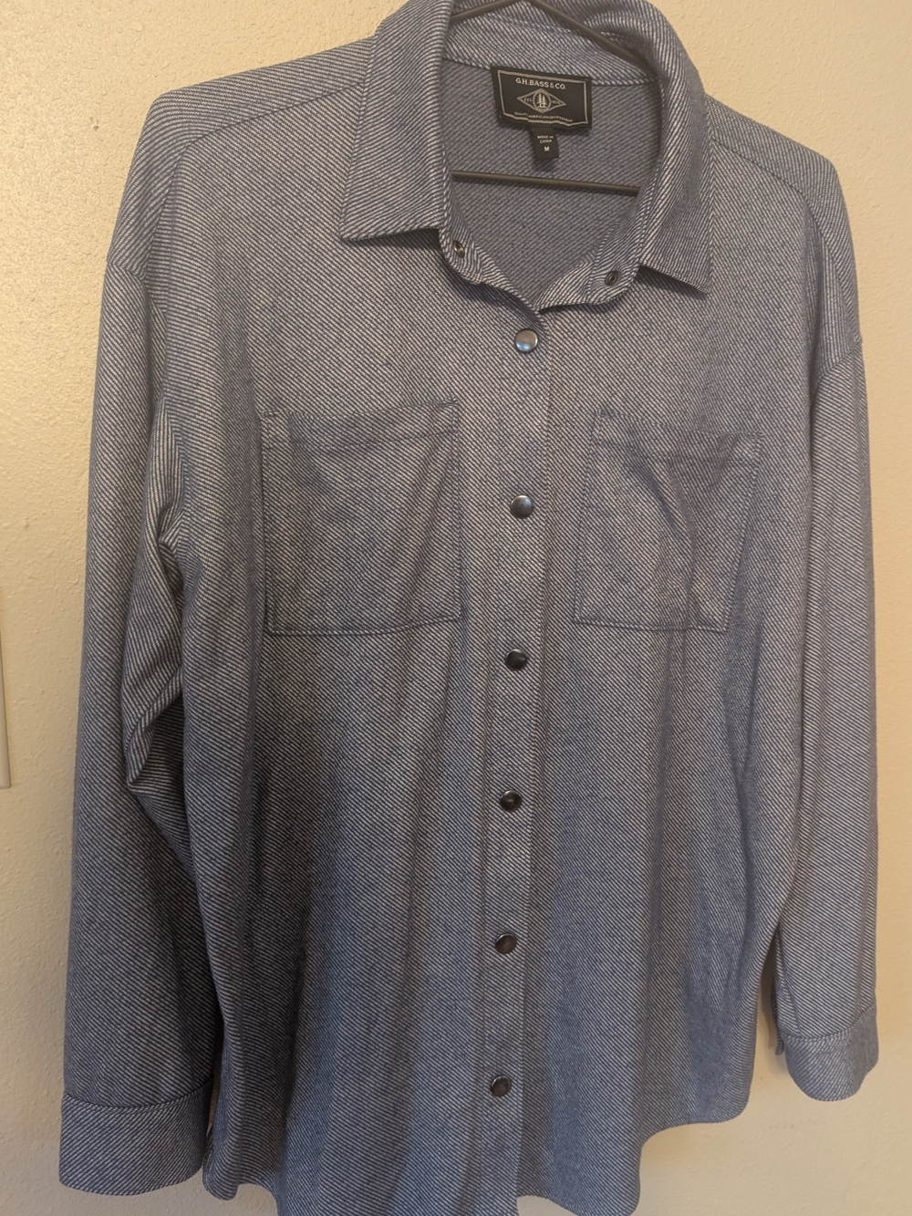 G.H. Bass & Co. Men’s Light Blue Long-Sleeve Button-Down Shirt